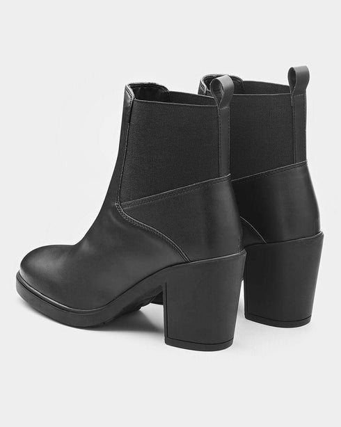 Adorly block heel chelsea boots