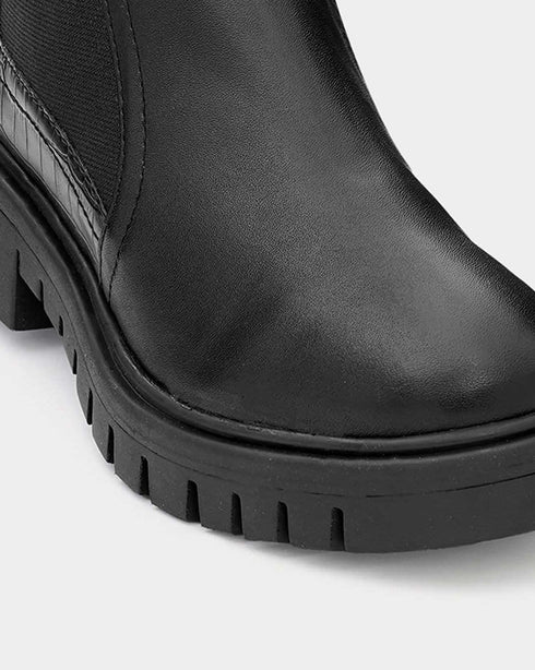 Adorly Classic Chelsea Boots
